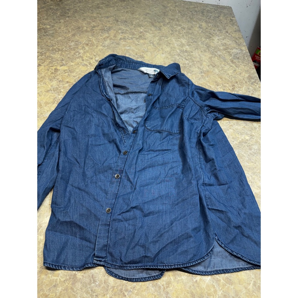 Old Navy The Classic Shirt Womens Large Blue Chambray Denim Button Down Pocket L